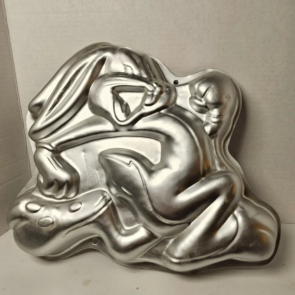 Wilton‎ Bugs Bunny Cake Pan Looney Tunes 1996 Vintage Aluminum 2105-3200 Silver
